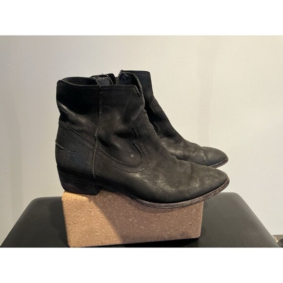 Women’s Frye Ankle Boots, Black Leather Upper, Size 8 Zipper, Cowboy/ Moto - Picture 1 of 8